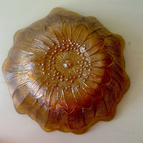 Vintage Amber Glass Sunflower Dish - Picture 2 of 3